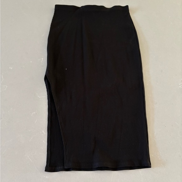 Lulus Dresses & Skirts - Lulu's Classic Black Pencil Skirt SET
